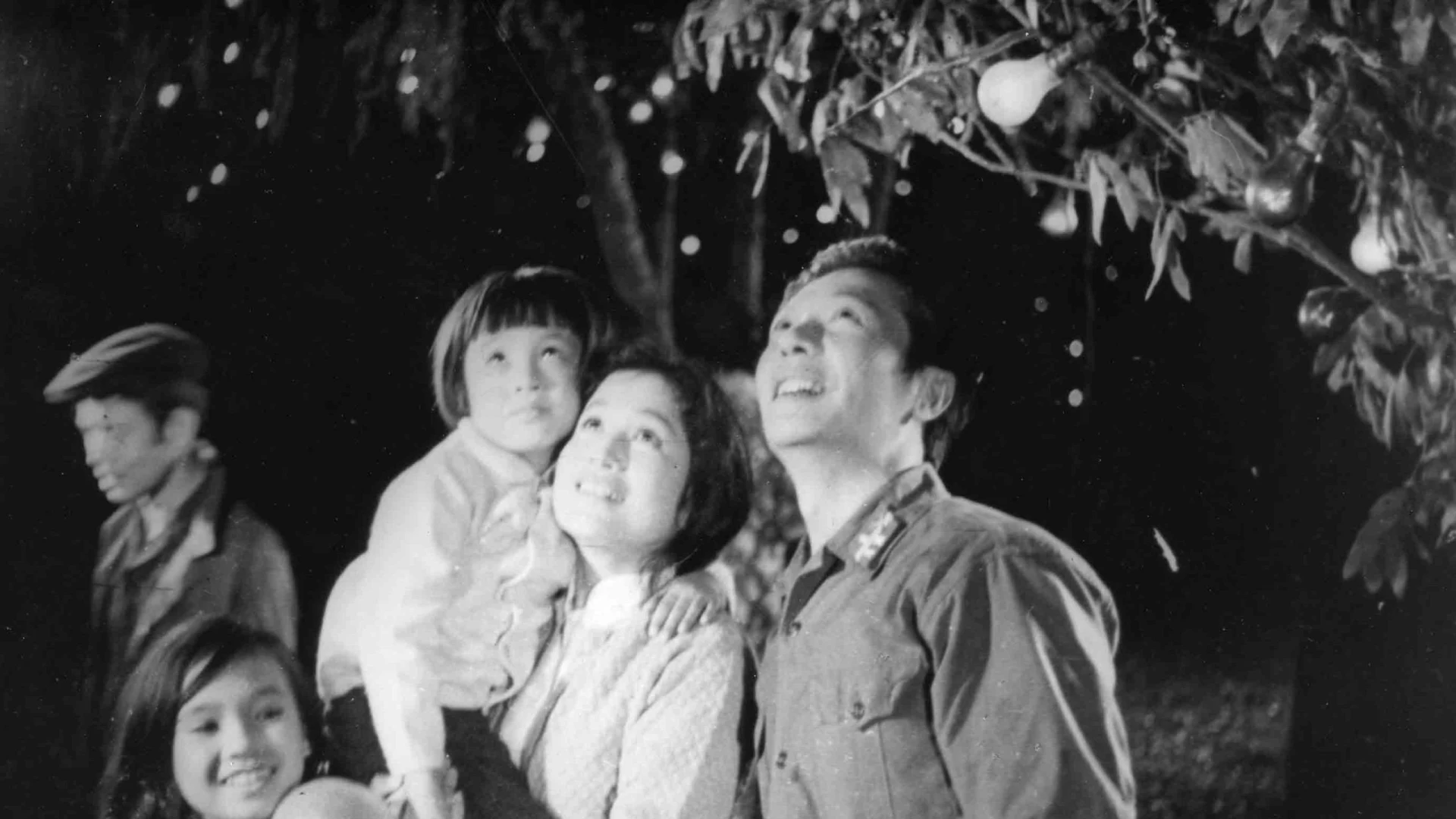 Em bé Hà Nội - The Little Girl of Hanoi